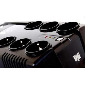 Riello UPS iPlug IPG 800 - UPS - CA 230 V - 480 vatios - 800 VA - USB - 8 conector(es) de salida IPLUG800