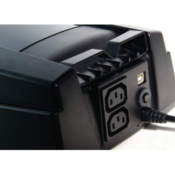 Riello UPS iPlug IPG 800 - UPS - CA 230 V - 480 vatios - 800 VA - USB - 8 conector(es) de salida IPLUG800