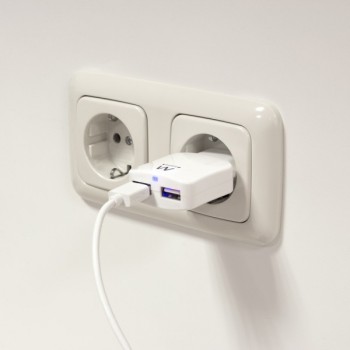 Ewent EW1302, Interior, Universal, Corriente alterna, Sobreintensidad, Sobrevoltaje, Sobrecalentamie