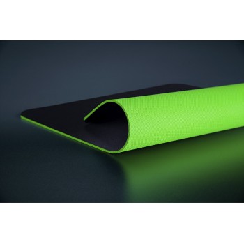 Razer Gigantus V2 - Medium Negro, Verde RZ02-03330200-R3M1