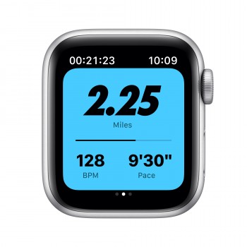 Apple Watch Nike SE GPS 40mm en color Aluminio Plata con Correa Deportiva Nike Blanca y Negra MYYD2TY A